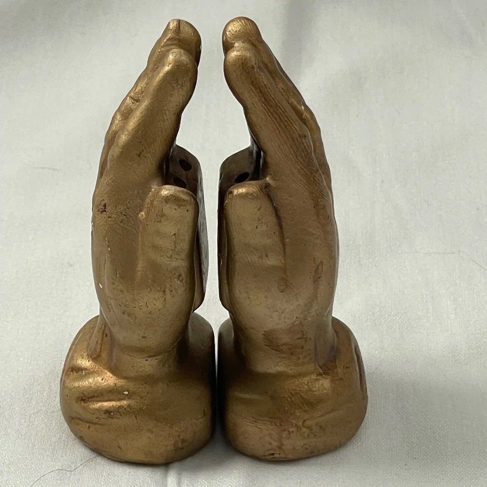 Gold Colored Praying Hands Salt&Pepper Shakers‎ Made in Taiwan